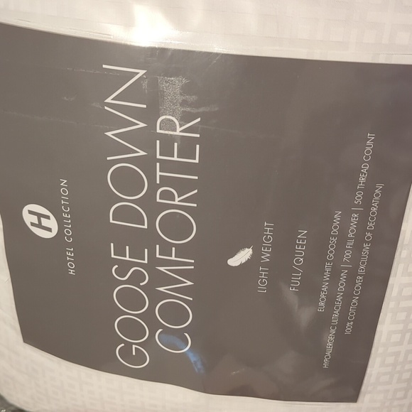 Hotel Collection Goose Down Comforter 500 thread count 100%cotton cover . - Picture 2 of 3